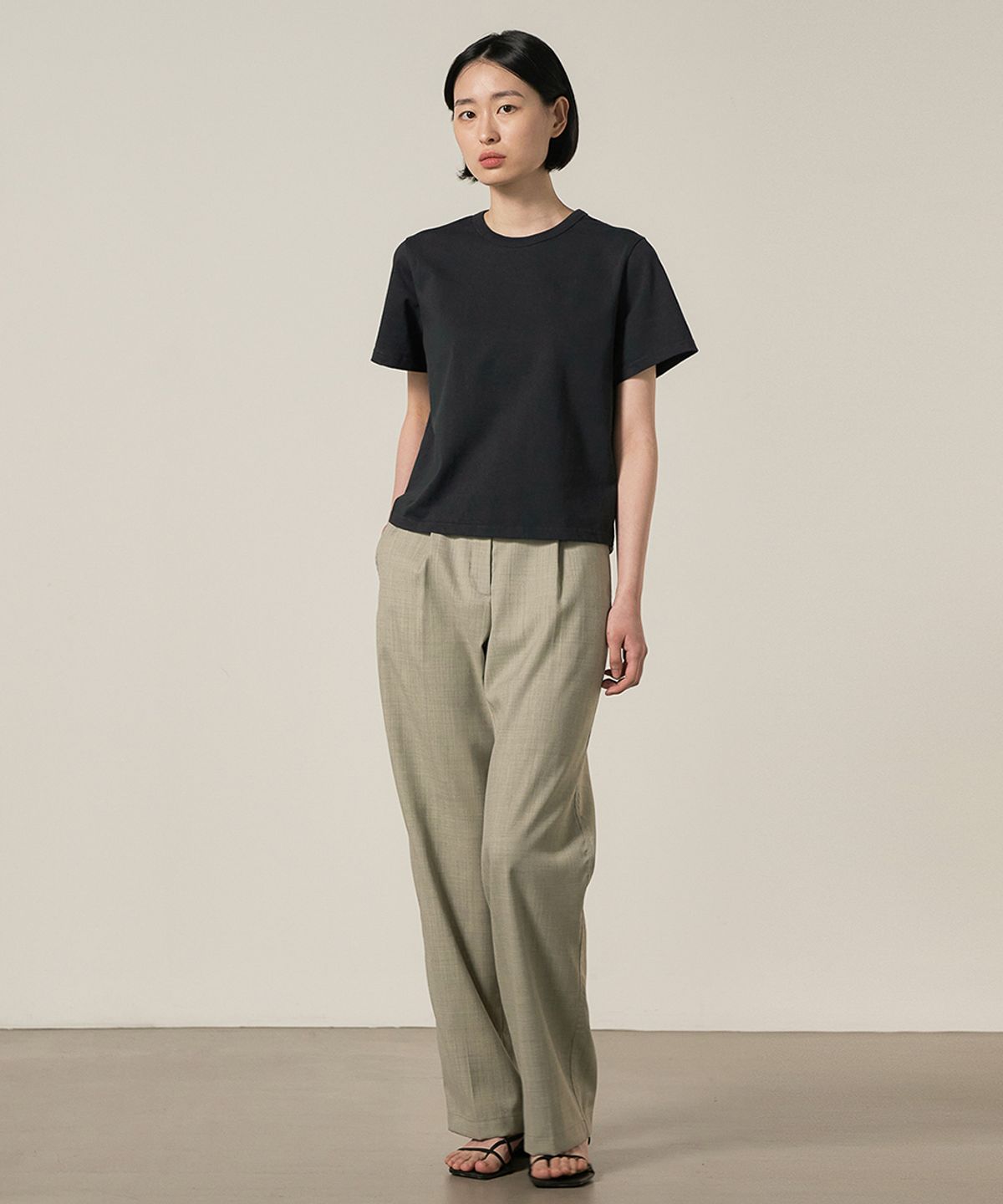 러프사이드 화이트라벨(ROUGH SIDE WHITE LABEL) Essential 1/2 T-Shirt Navy