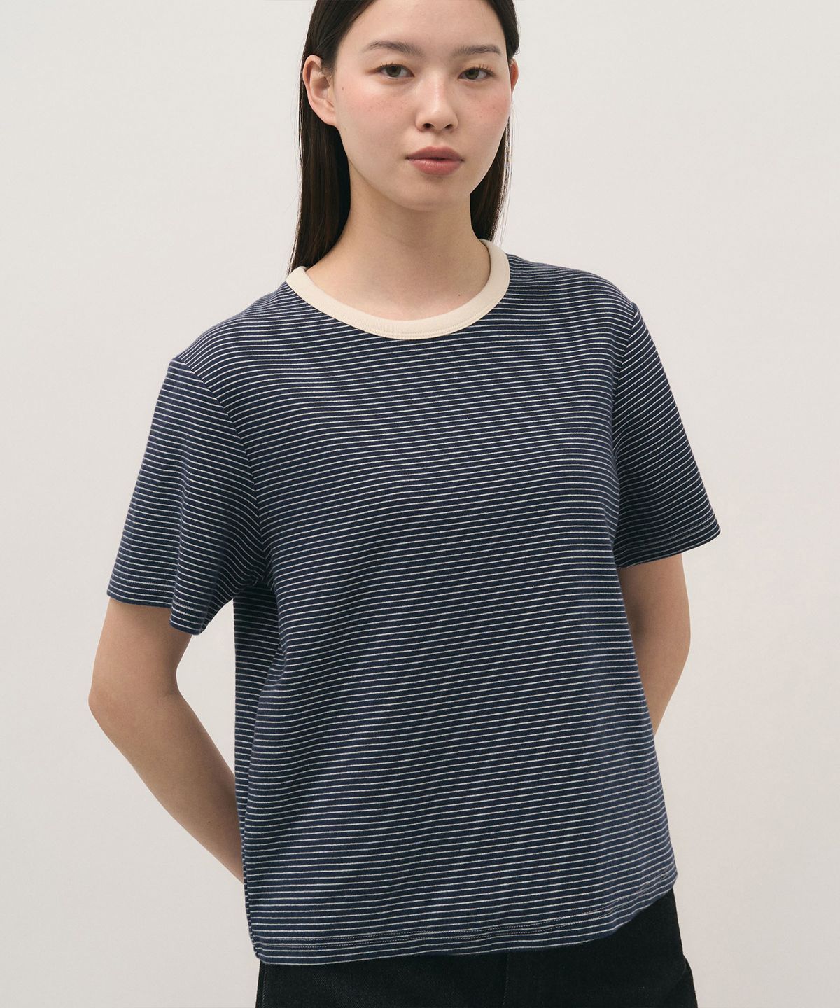 러프사이드 화이트라벨(ROUGH SIDE WHITE LABEL) Soft Stripe 1/2 T-Shirt Navy
