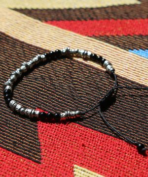 블랙 & 앤틱 실버 비즈 팔찌