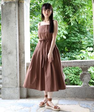 PLEATS CAMISOLE DRESS / BROWN