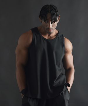 스탠다드 무지 절개 나시 - 블랙