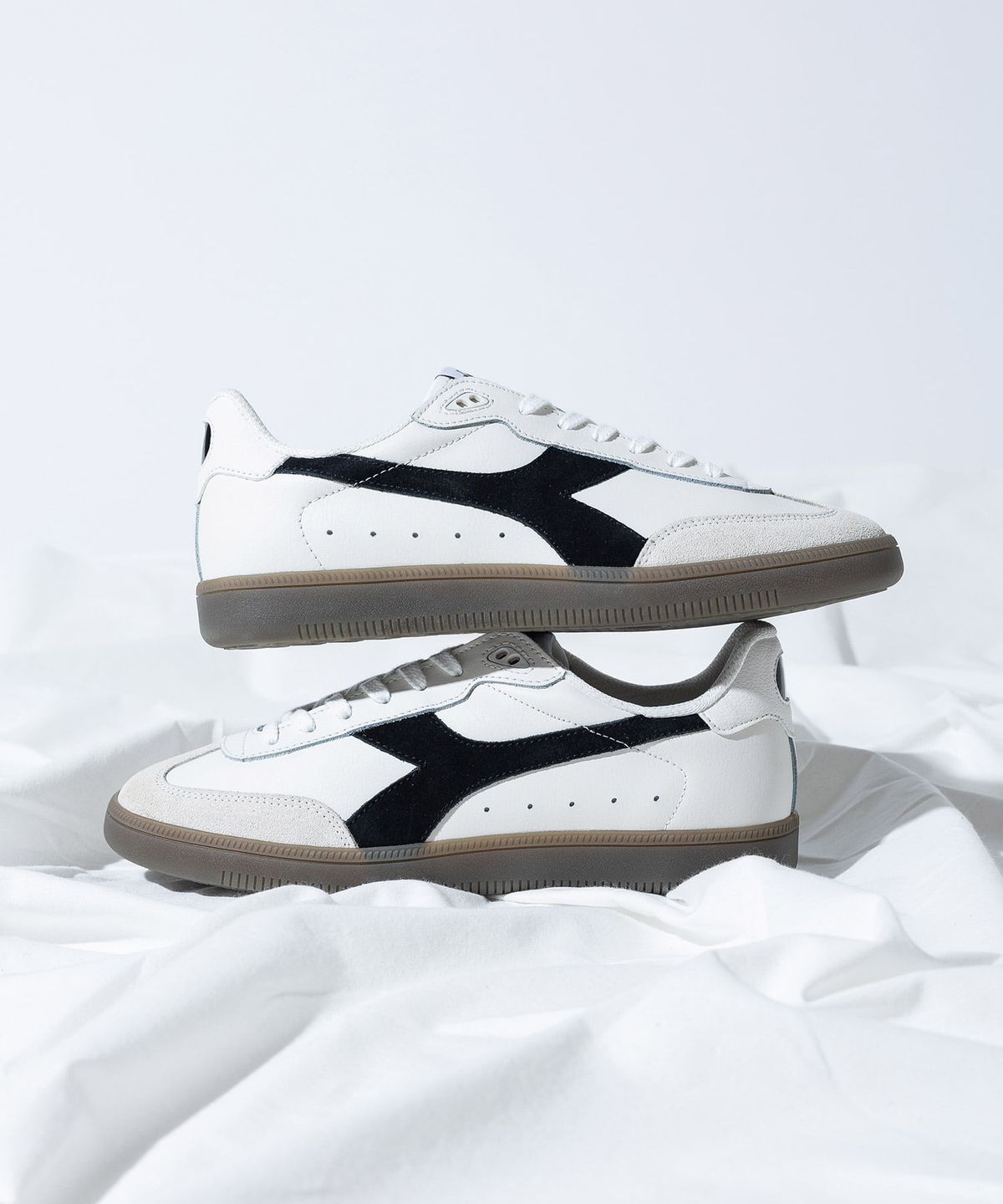 디아도라(diadora) 살토 WHITE