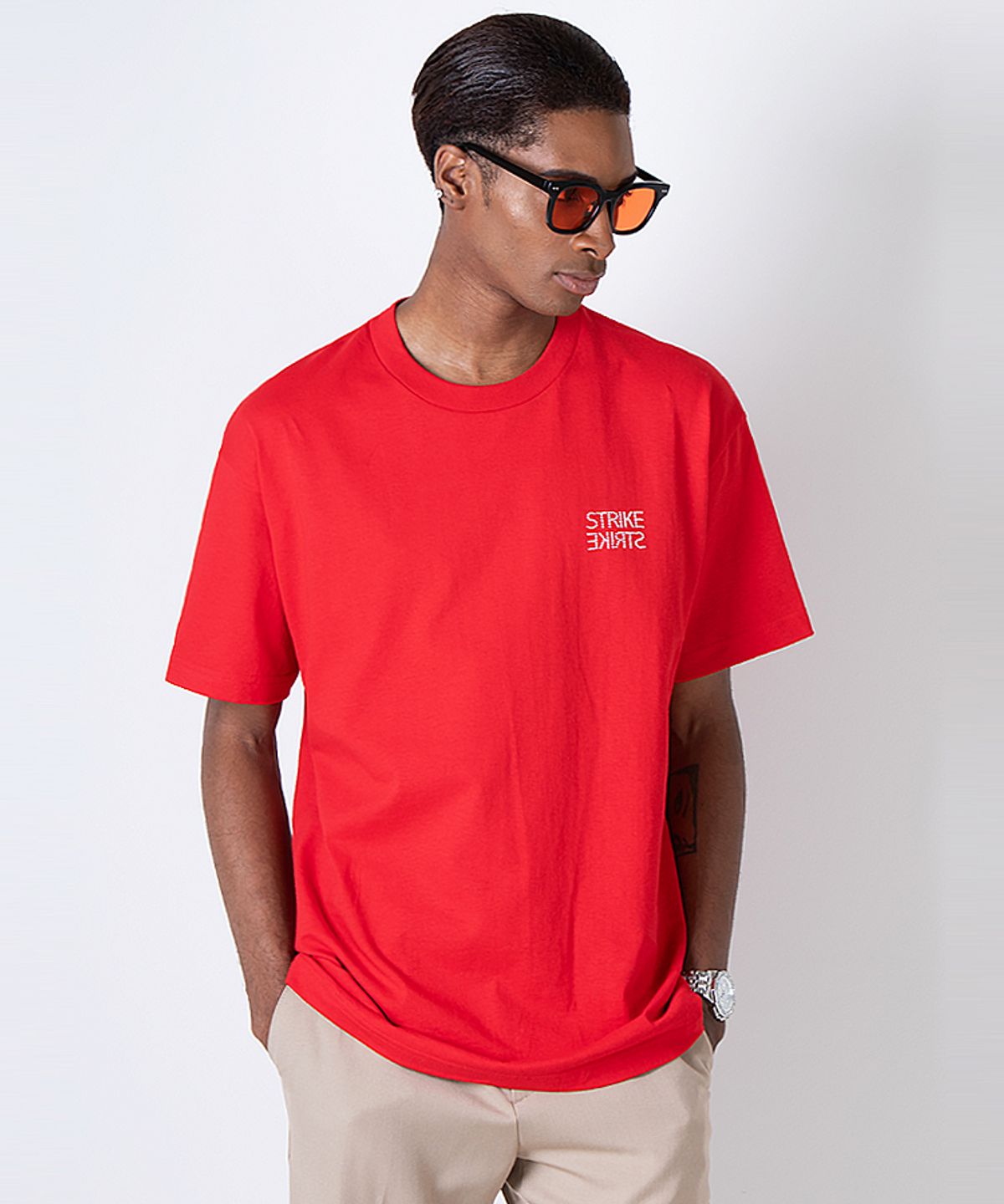 스트라이크(STRIKE) Studded Artistry Painted Short Sleeve Tee (RED)