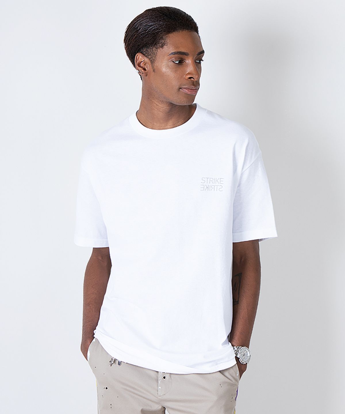 스트라이크(STRIKE) Studded Artistry Painted Short Sleeve Tee (WHITE)