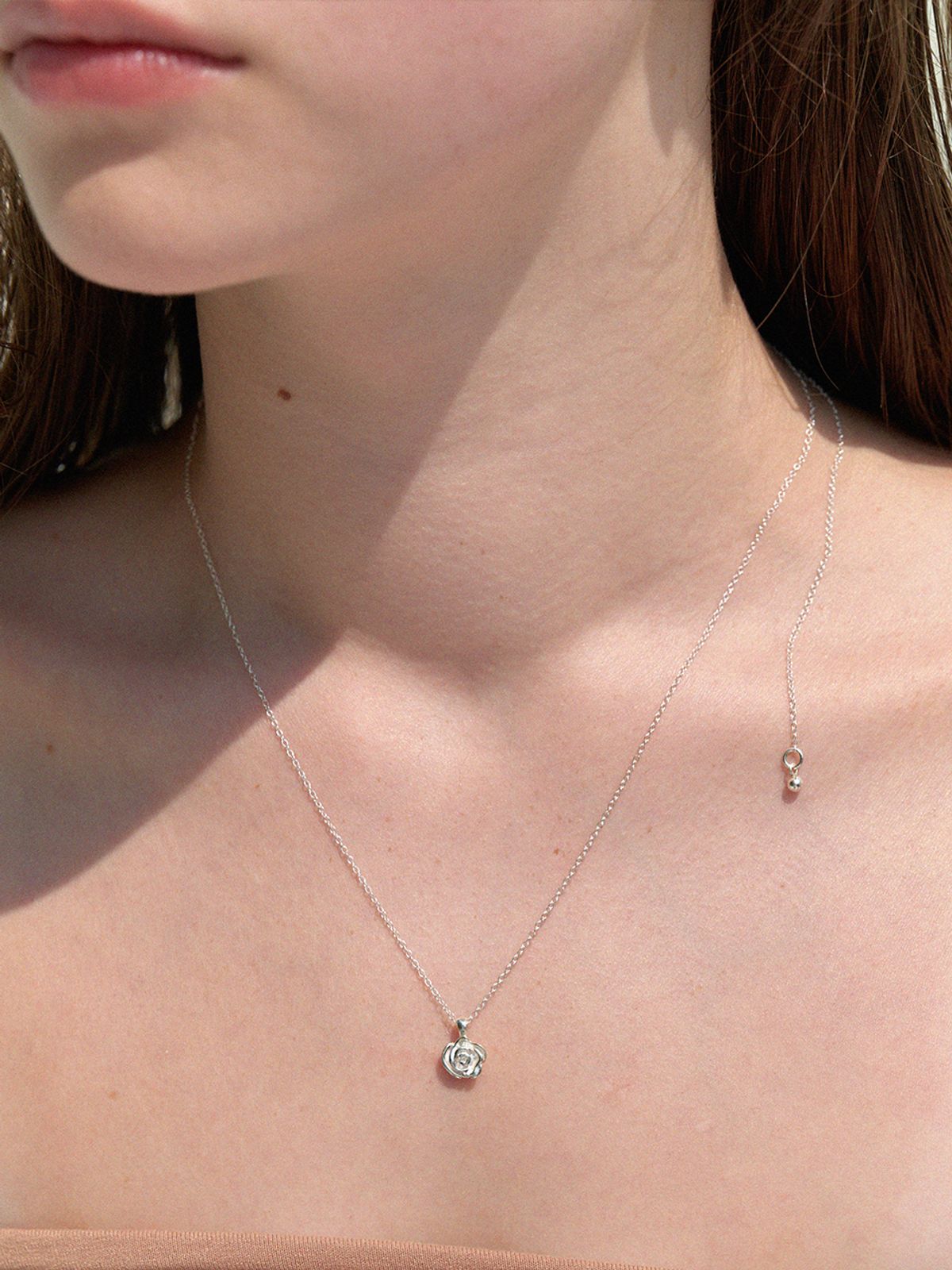 리엔느와르(leeENoir) Round Rose Necklace