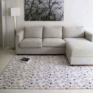 프로스 드로잉 플로럴 포인트 러그