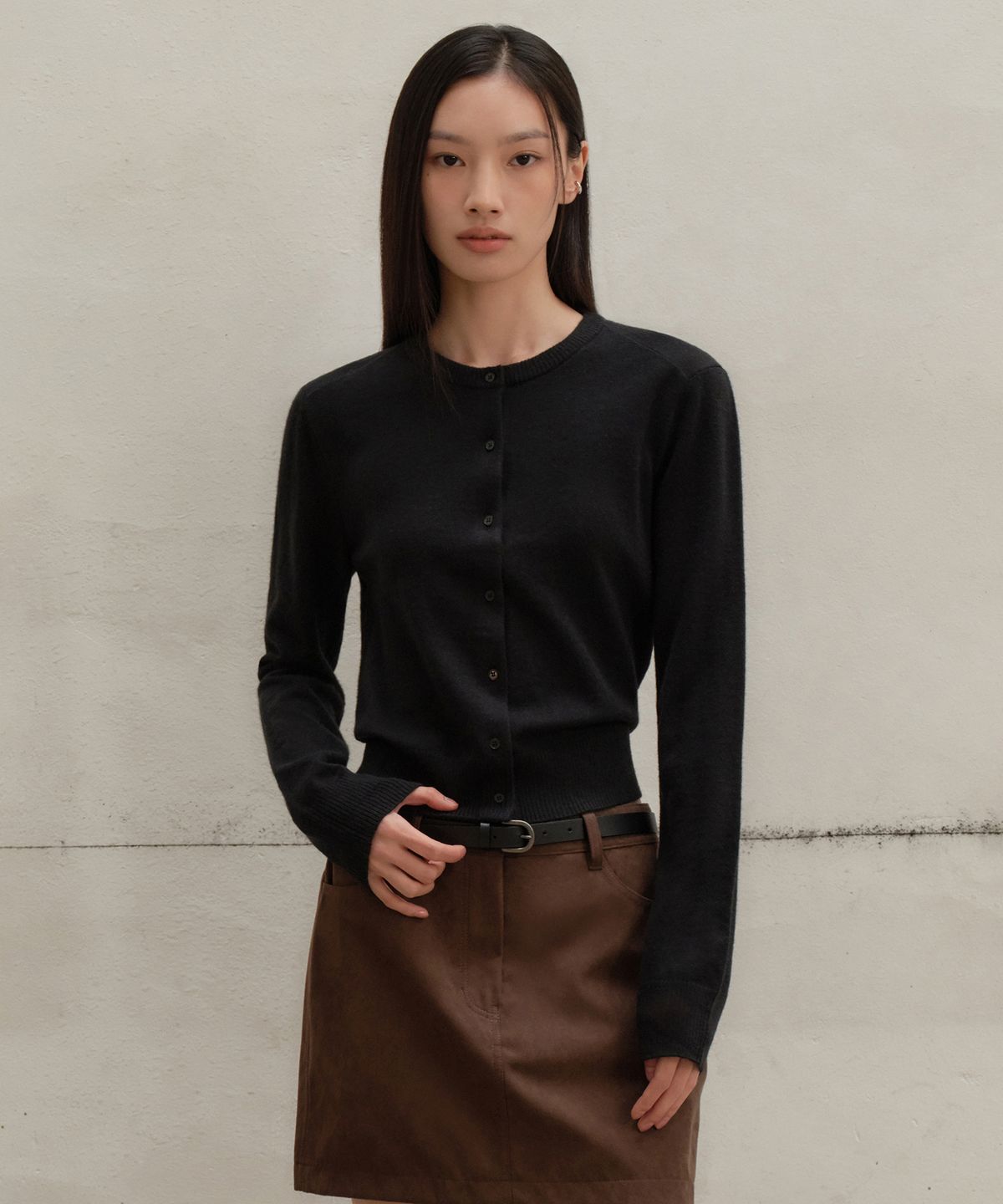 무신사 스탠다드 우먼(MUSINSA STANDARD WOMAN) 우먼즈 에센셜 라운드 넥 가디건 [블랙]