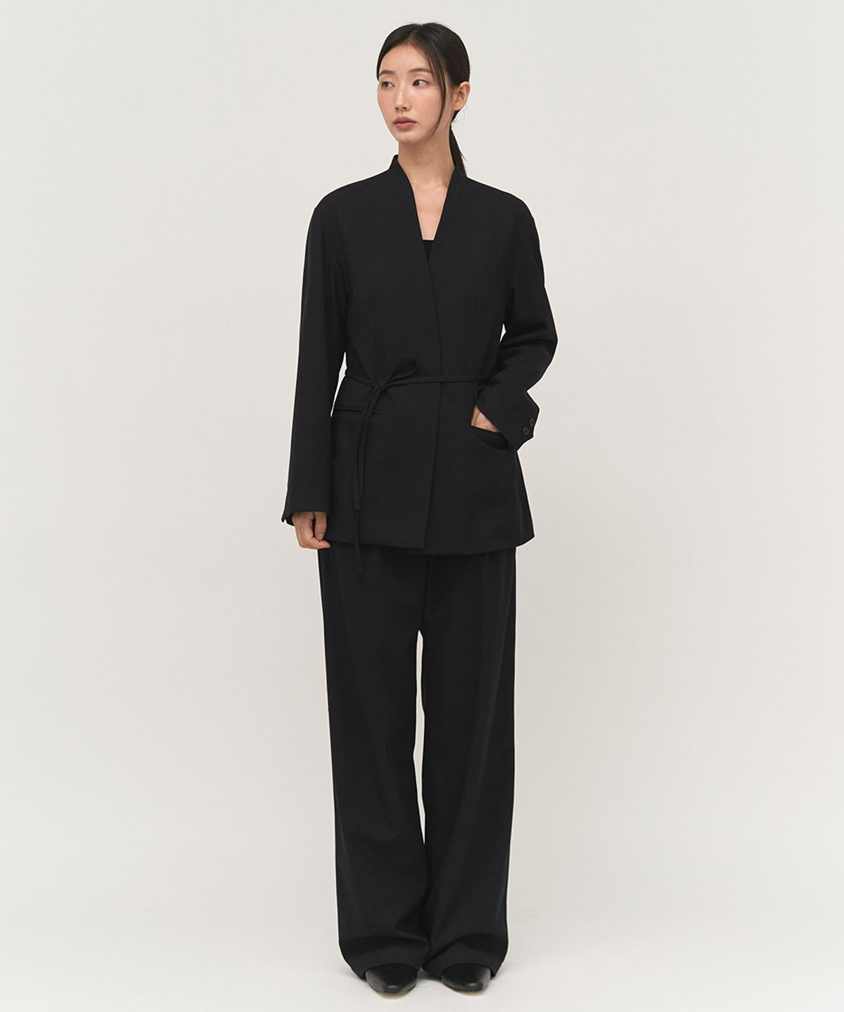 러프사이드 화이트라벨(ROUGH SIDE WHITE LABEL) Classy Collarless Jacket Crow