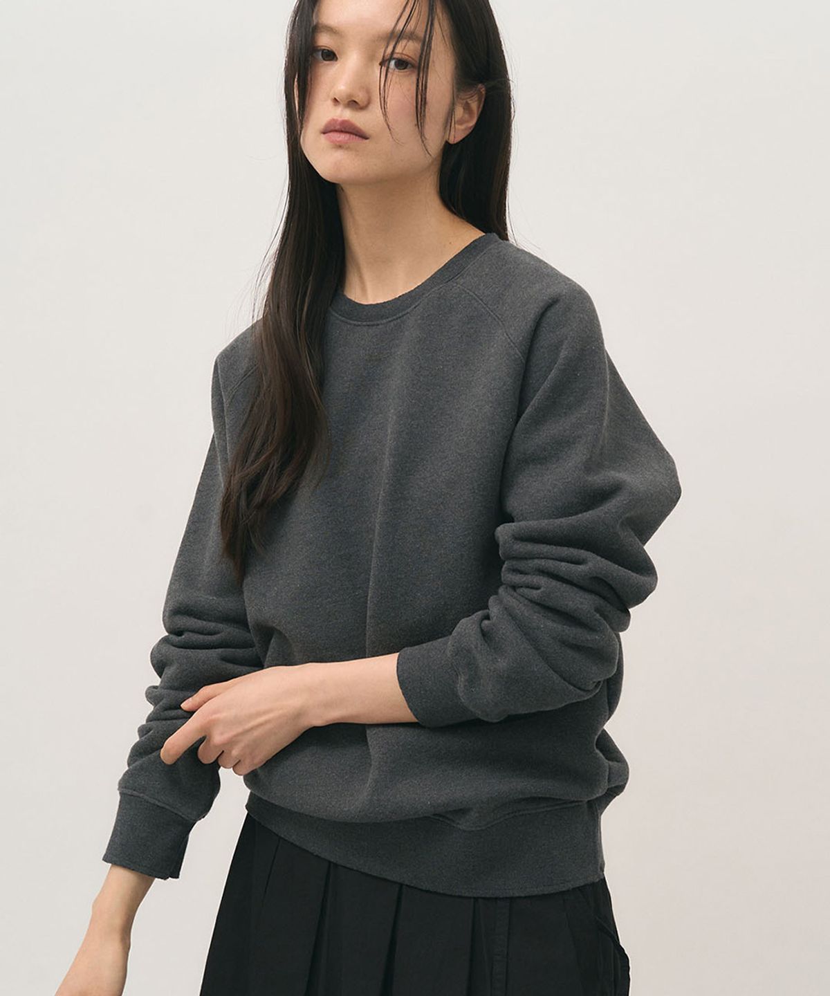 러프사이드 화이트라벨(ROUGH SIDE WHITE LABEL) Stable Cut Sweat Shirt Graphite