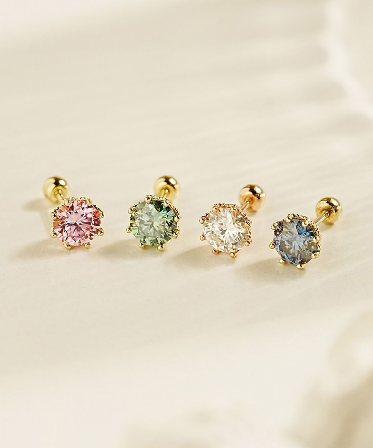미니멀피어싱(MINIMALPIERCING) 14K 모이사나이트 다이아 퀸 피어싱 귀걸이