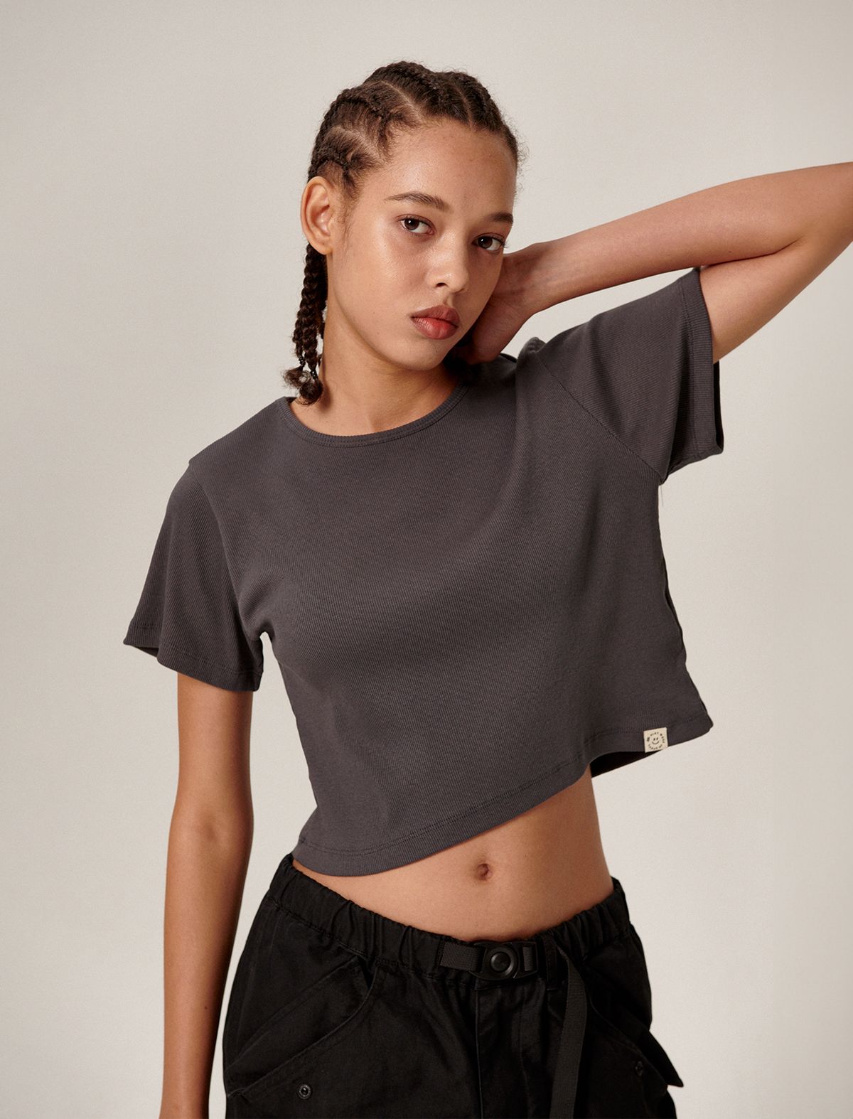 플랫웨이브 인 서울(FLATWAVE IN SEOUL) Samar Crop T-Shirt Charcoal