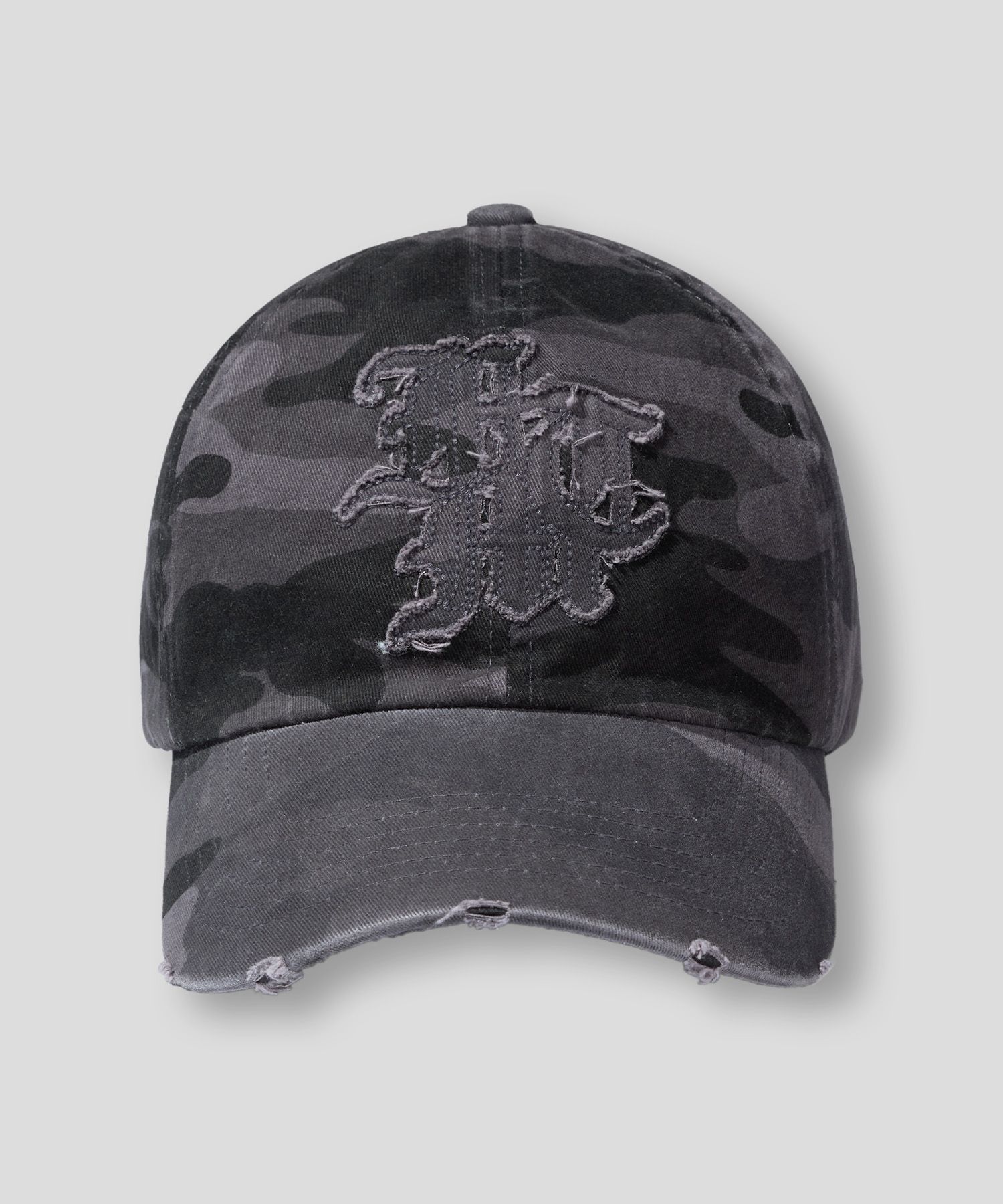 [FILLUMINATE] GOTHIC LOGO CAMO BALL CAP カモフラ キャップ Gothic Logo Camo Ball Cap-Khaki - filluminate | 60% - Asian