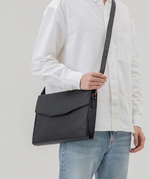 포스트 아이패드 메신저백 스페이스블랙