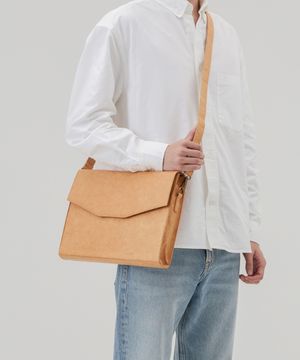 포스트 아이패드 메신저백 데저트 브라운