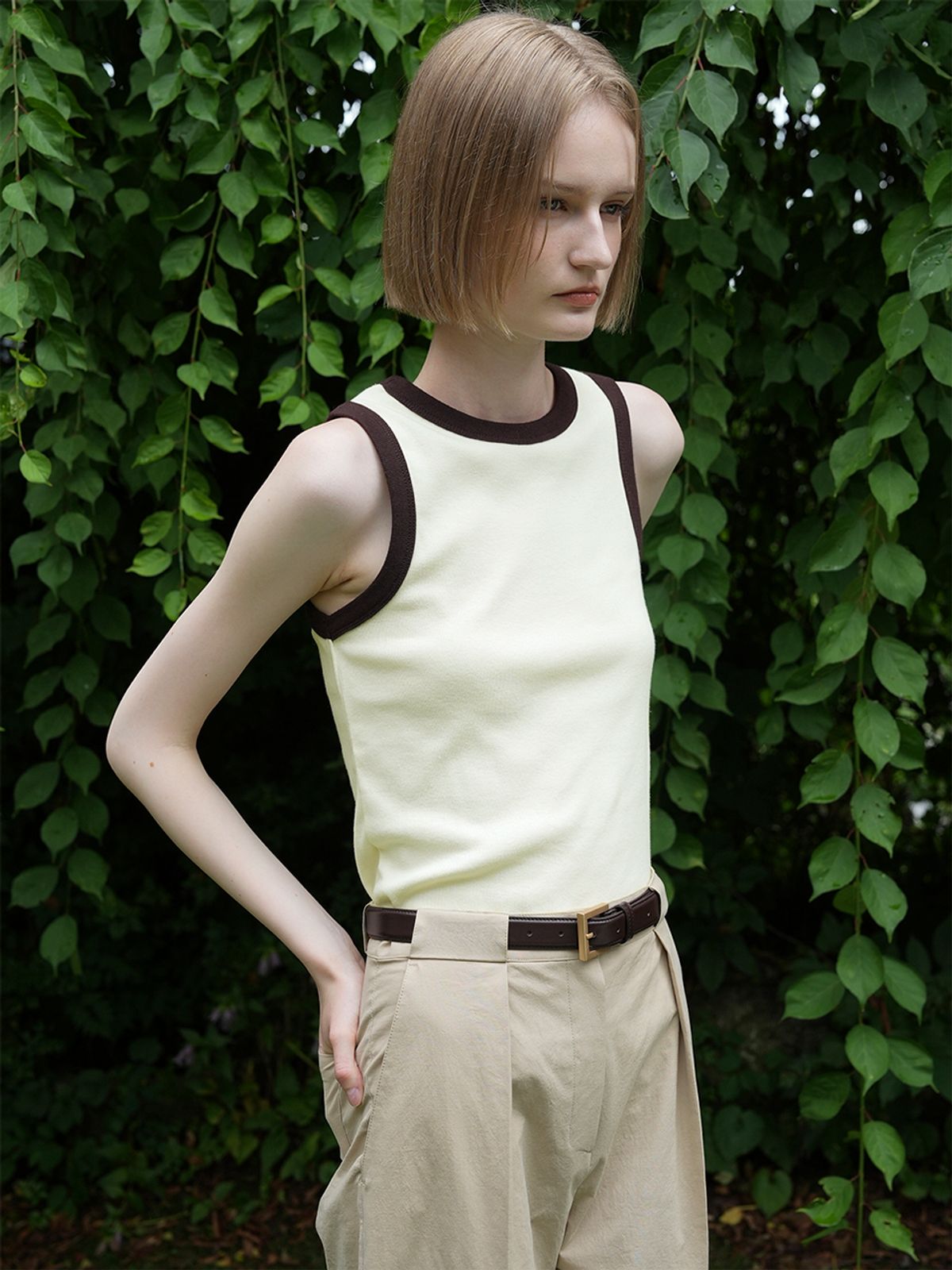 레이에(LEIE) MUA COTTON SLEEVELESS TOP (CHOUCREAM)