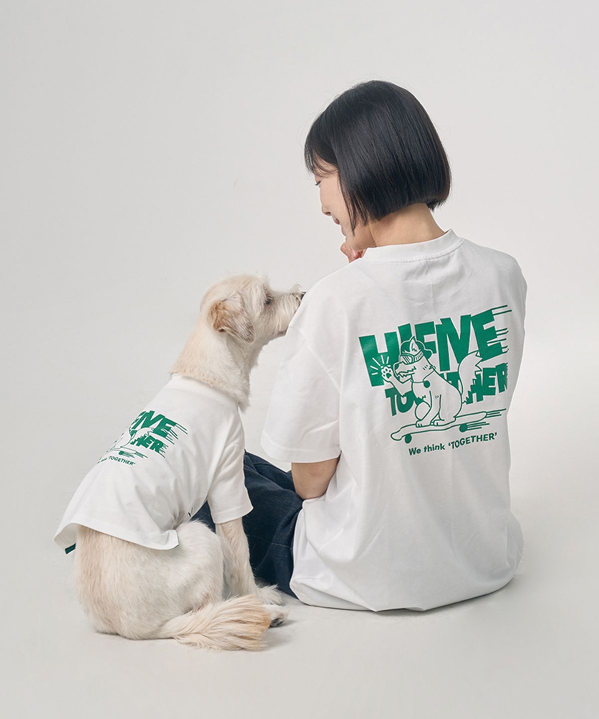 하이파이브모먼츠(HIFIVEMOMENTS) 투게더 그래픽 반팔 티셔츠 반려인용 l 크림화이트