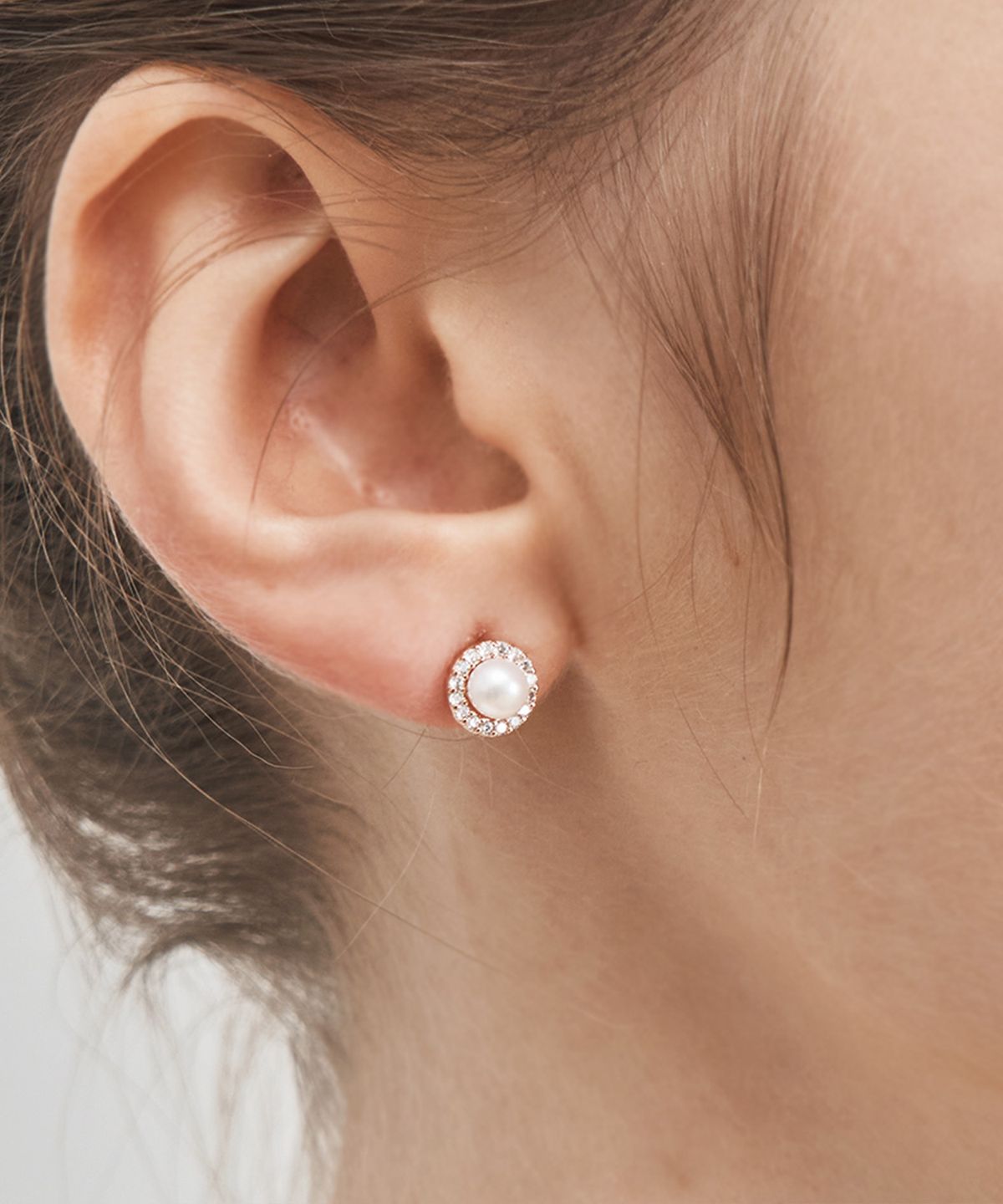 엘르주얼리(ELLEJEWELRY) 심플 원형 진주 귀걸이 ELGPEE520