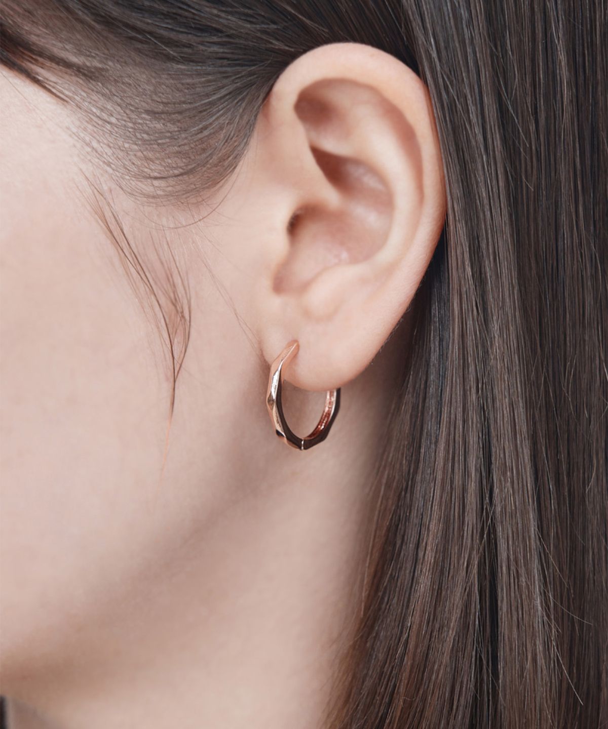 엘르주얼리(ELLEJEWELRY) 14K Goldplated 컷팅 링 귀걸이 ELGPEE514