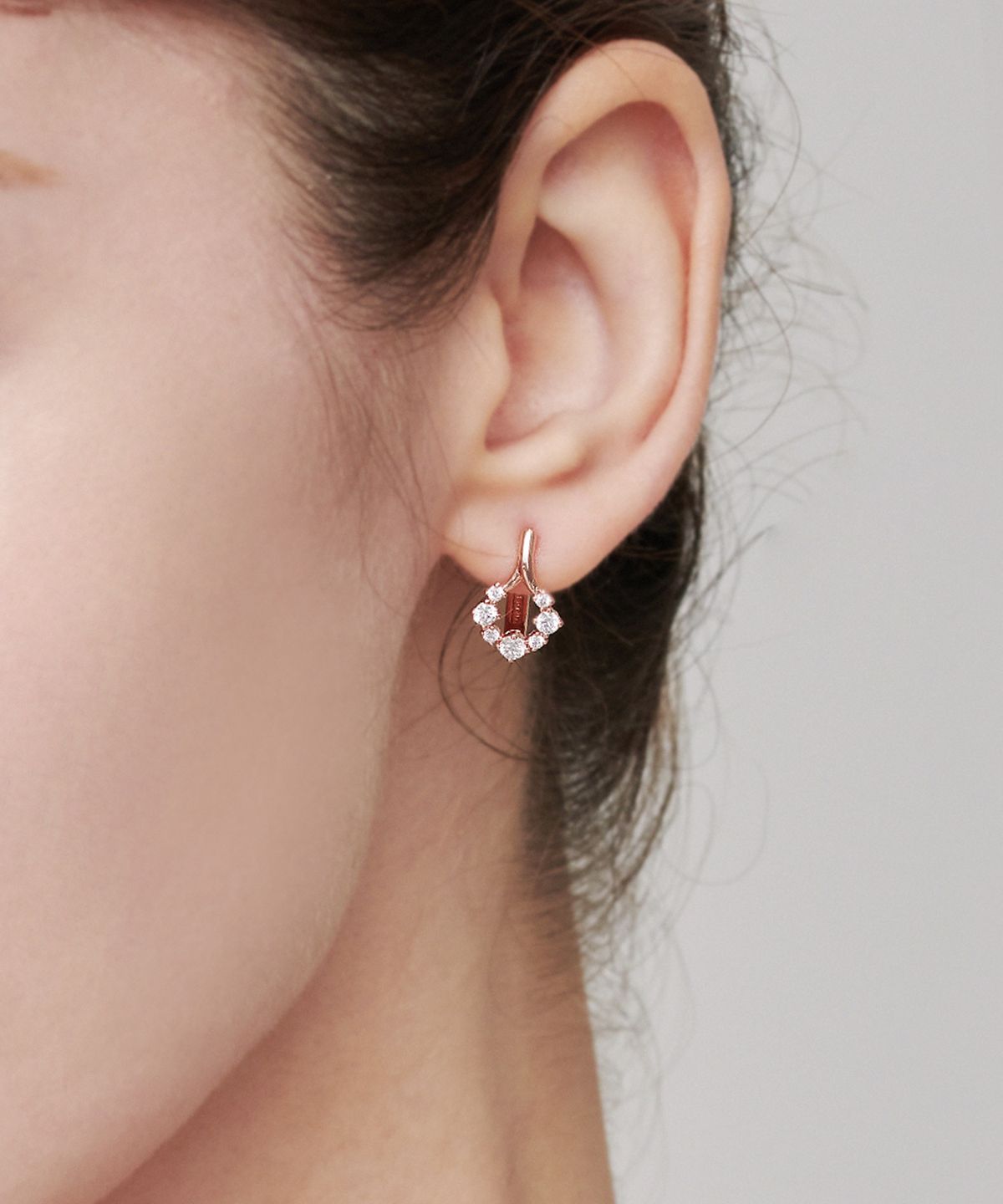 엘르주얼리(ELLEJEWELRY) 체리 블라썸 원터치 귀걸이 ELGPEE484