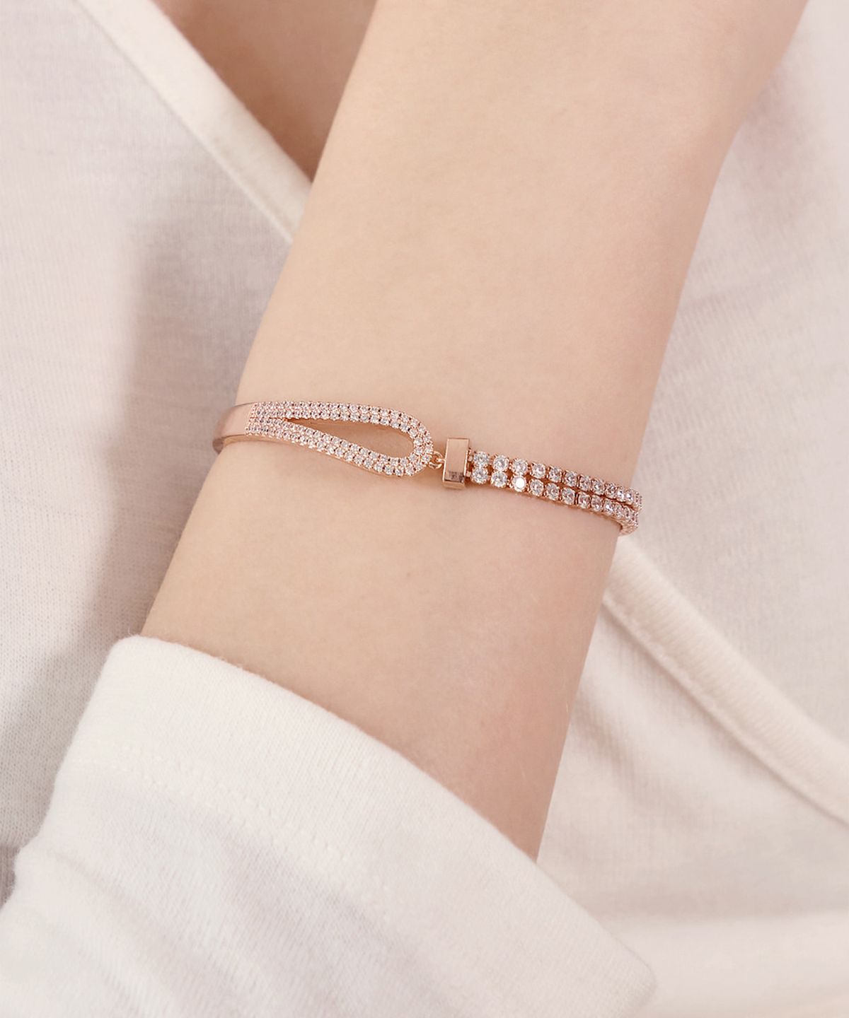 엘르주얼리(ELLEJEWELRY) 하프 큐빅 팔찌 ELBRBB090