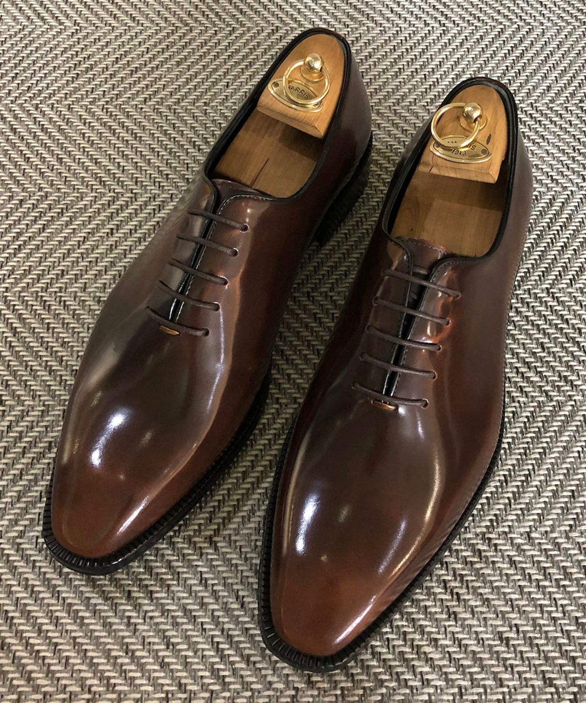 조앤슈(JOENSHOE) 해리스 홀컷 옥스퍼드 브라운아도방