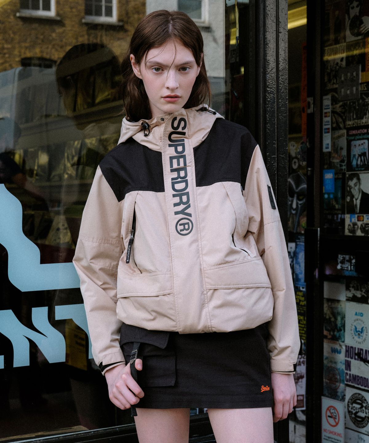 슈퍼드라이(SUPERDRY) 시그니처 윈드치터 자켓 베이지