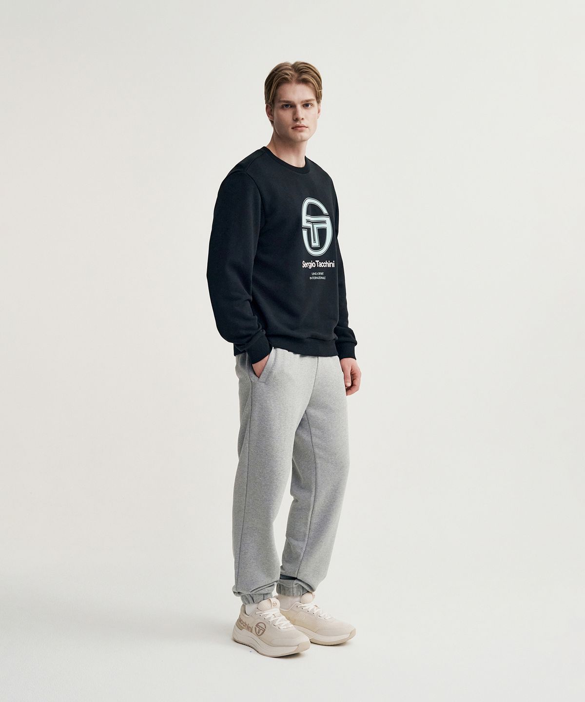 세르지오 타키니(SERGIO TACCHINI) U 데일리 맨투맨 (Black)