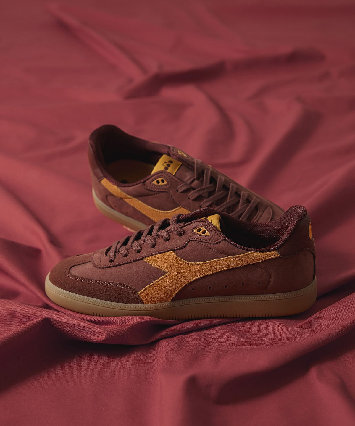 디아도라(diadora) 살토 BURGUNDY