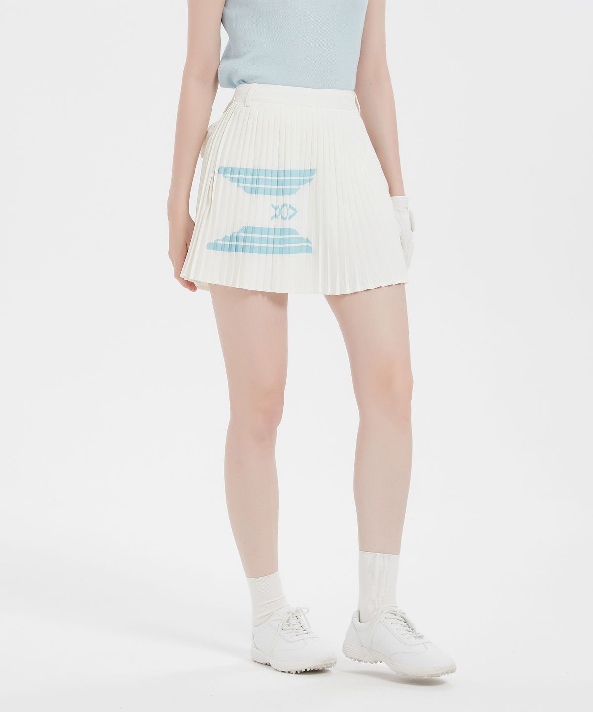 이파르카(E.PARCA) 폴딩 데코 화이트 플리츠 스커트