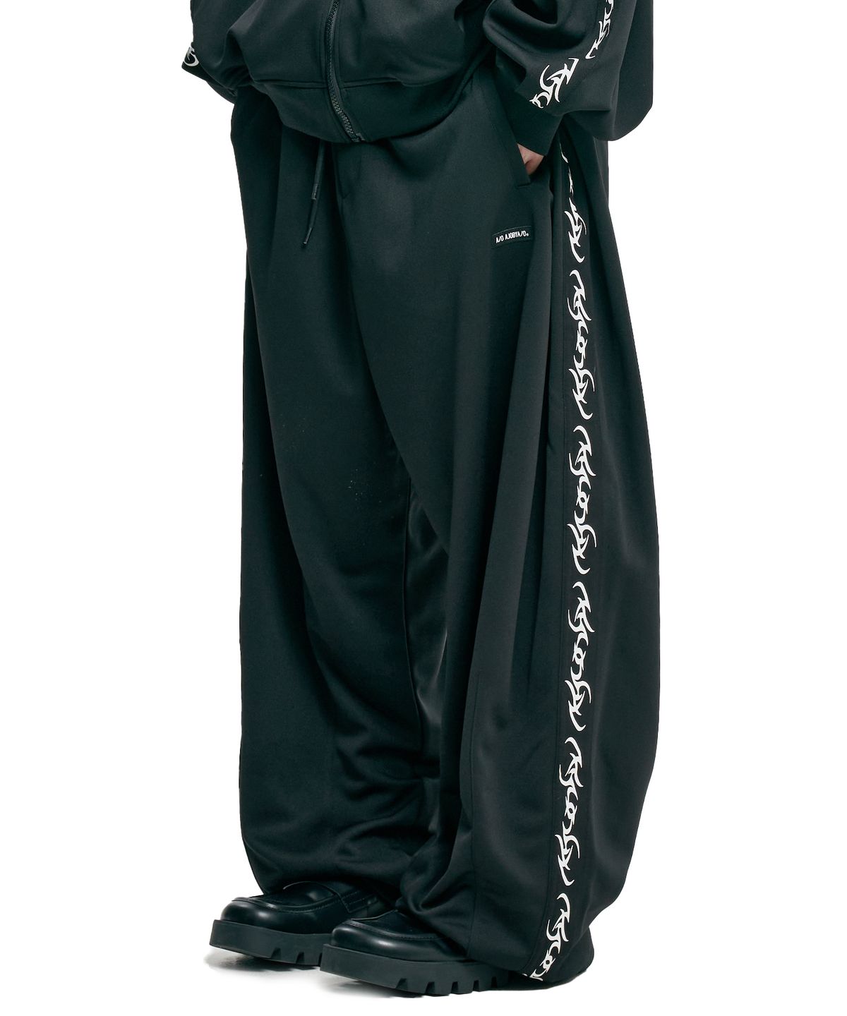 아조바이아조(AJOBYAJO) One Tuck Track Pants [BLACK]