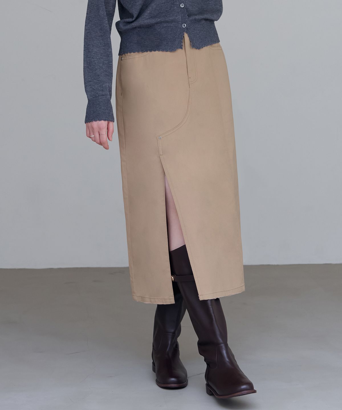 드로우핏 우먼(DRAWFIT WOMEN) 버티컬 라인 데님 롱 스커트 [L.BEIGE]