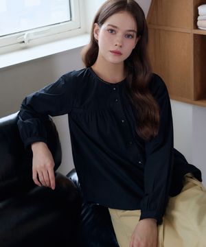 뮤트 셔링 레이스 코튼 블라우스 [BLACK]