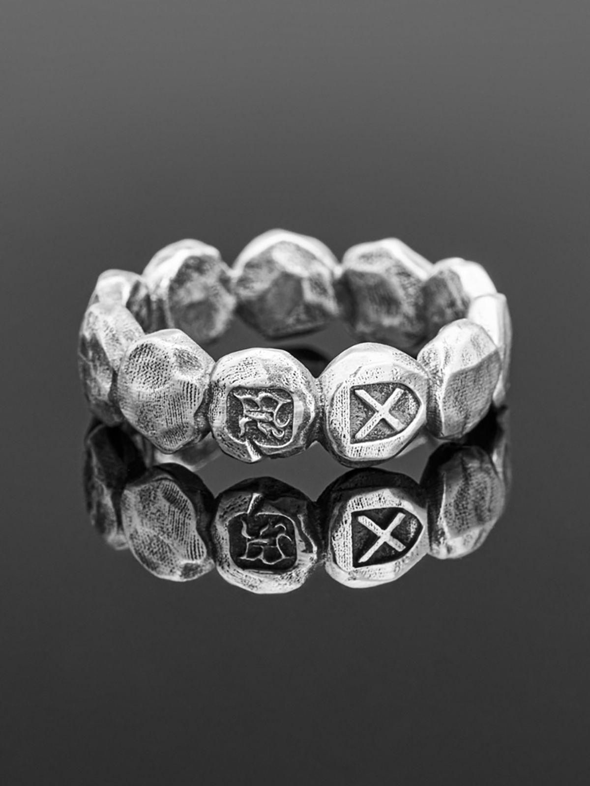 킹크로치(KING KROACH) RING OF PEBBLES