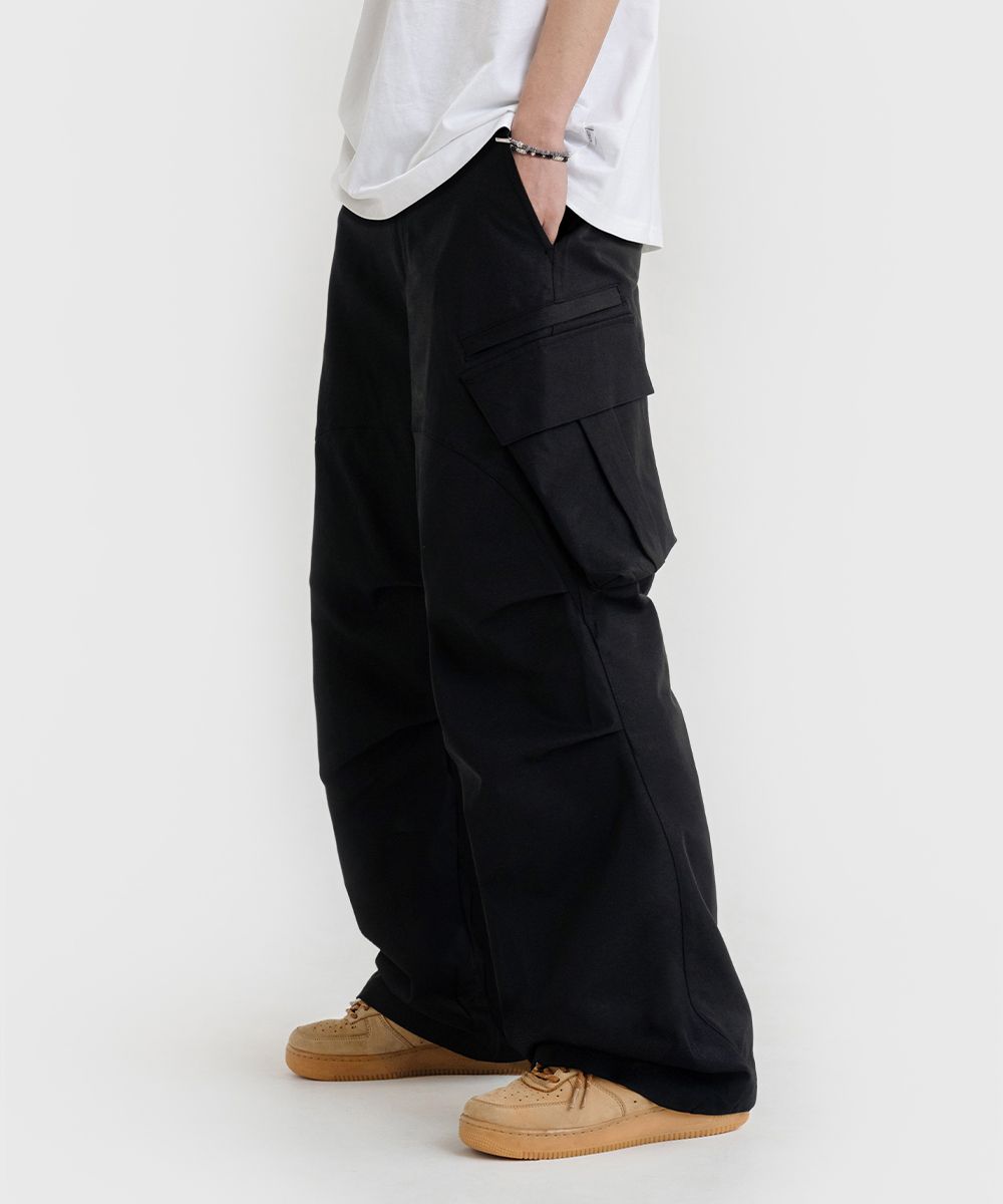★MUSINSA STANDARD★ White satin bermuda pants black MMEPH31 Shop Pants at MUSINSA