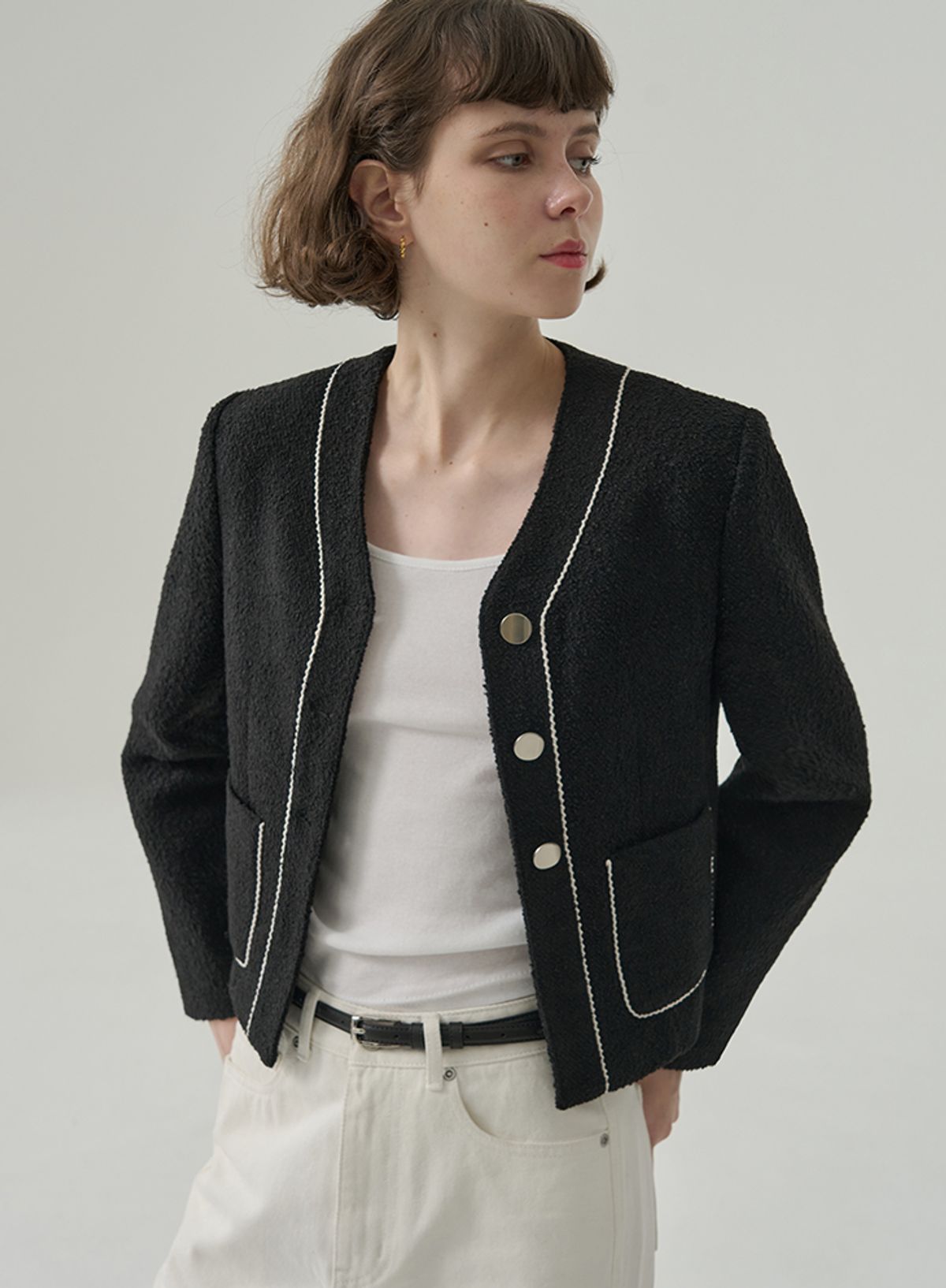드로우핏 우먼(DRAWFIT WOMEN) 트리밍 브이넥 부클 트위드 자켓 [BLACK]