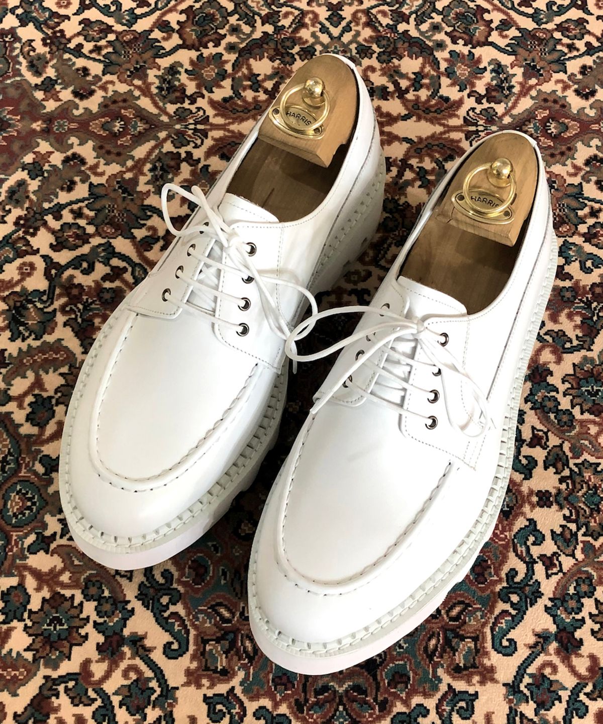 조앤슈(JOENSHOE) 버그너 유팁 오버솔 워커 화이트