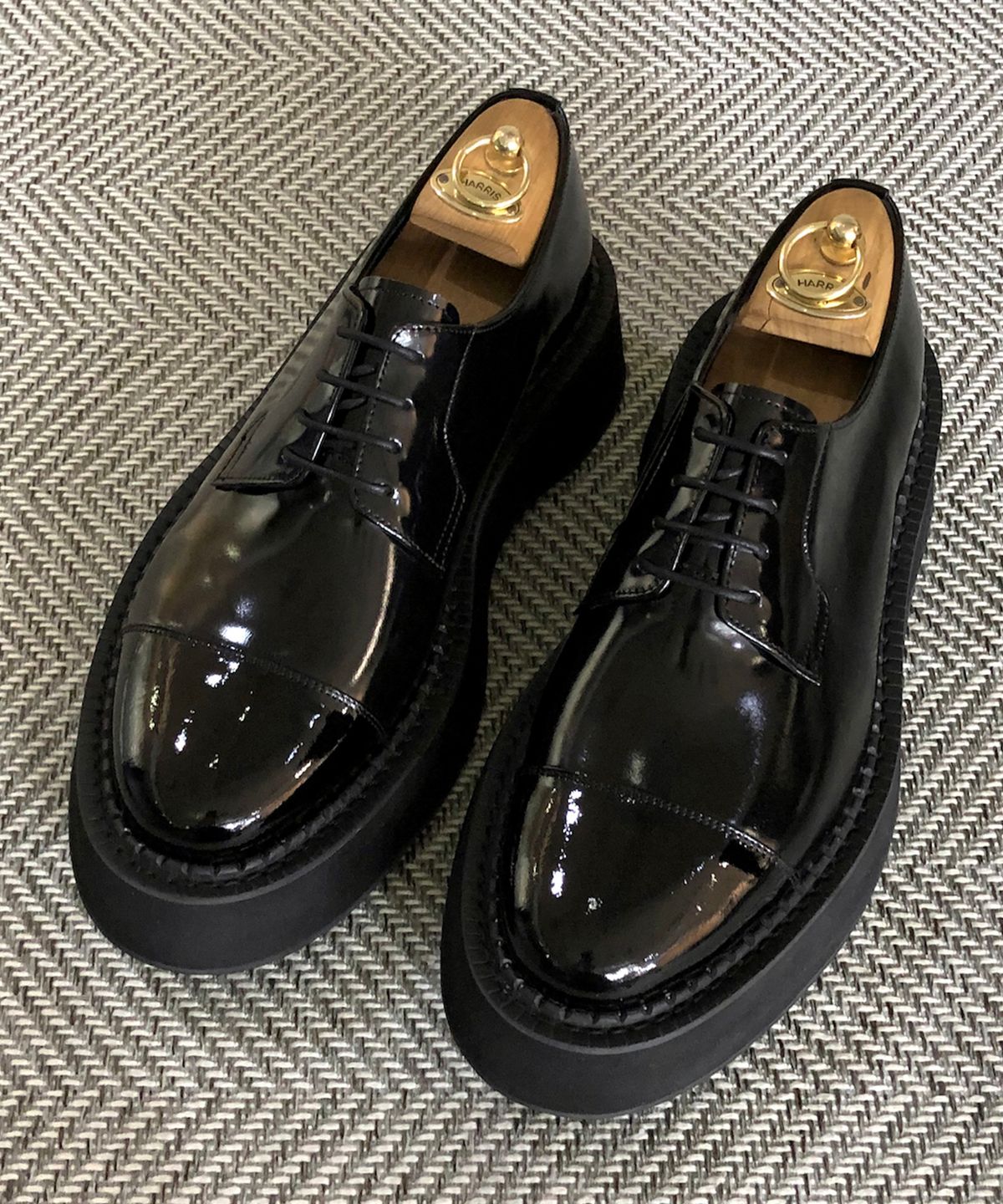 조앤슈(JOENSHOE) 버그너 유팁 오버솔 워커 블랙