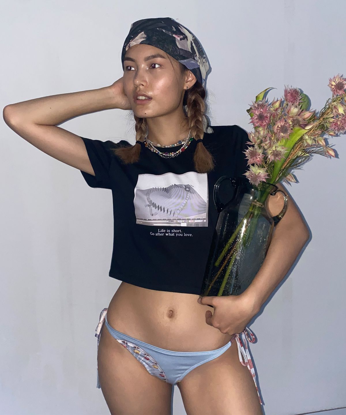 떨스티클럽(THIRSTYCLUB) Domino crop t-shirt - Black