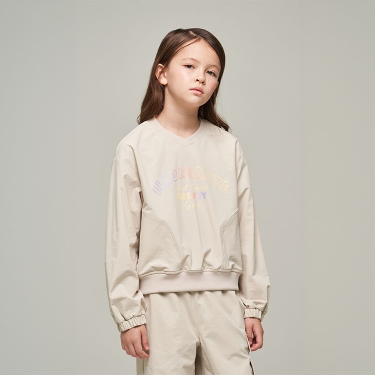 내셔널지오그래픽 키즈(NATIONAL GEOGRAPHIC KIDS) K243GSW940 판테라 V넥 우븐 맨투맨 LBEIGE