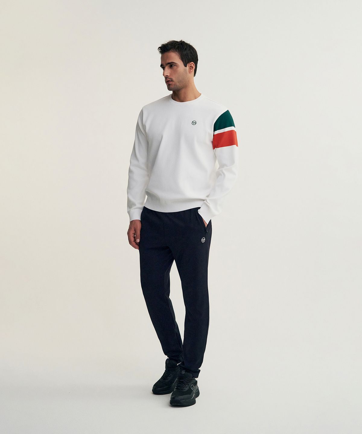 세르지오 타키니(SERGIO TACCHINI) M 에센셜 기모 스포티핏 팬츠 (Black)