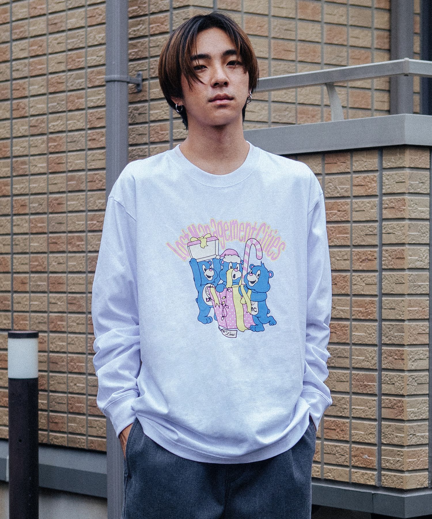 [ LMC]★24FW★韓国人気★SURPRISE BEAR LONG SLV TEE MUSINSA | LMC SURPRISE BEAR LONG SLV TEE white