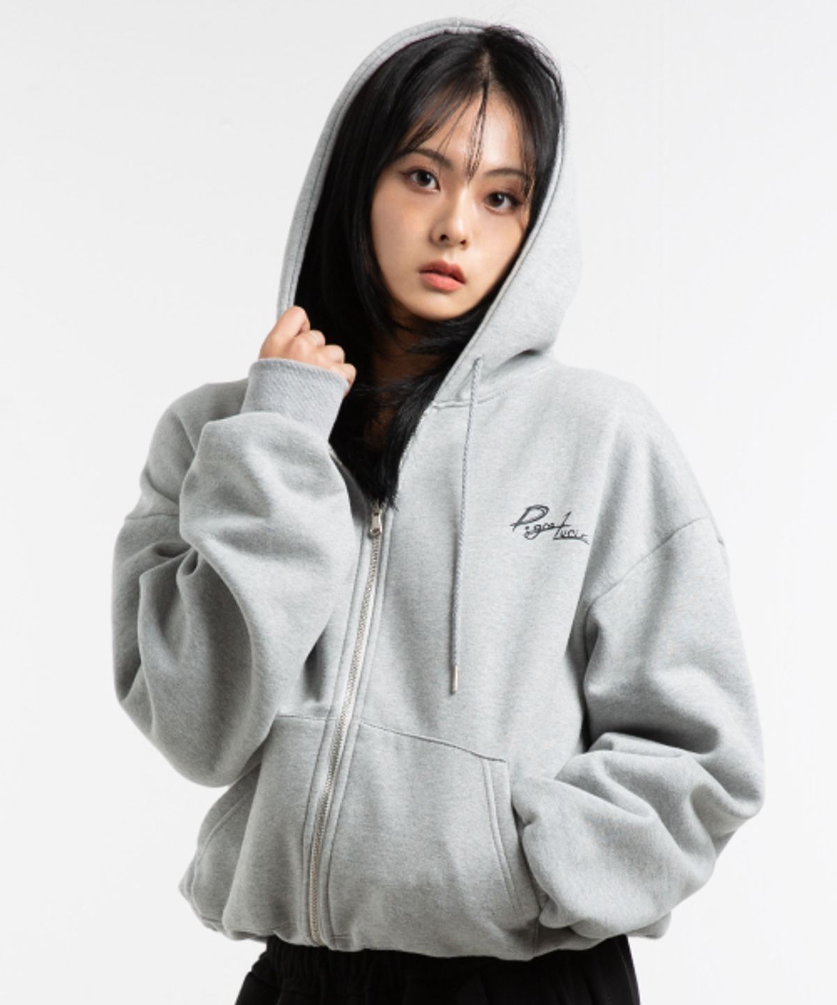 디그노루시르(DIGNOLUCIR) 레터링 크롭  기모 후드집업(gray)