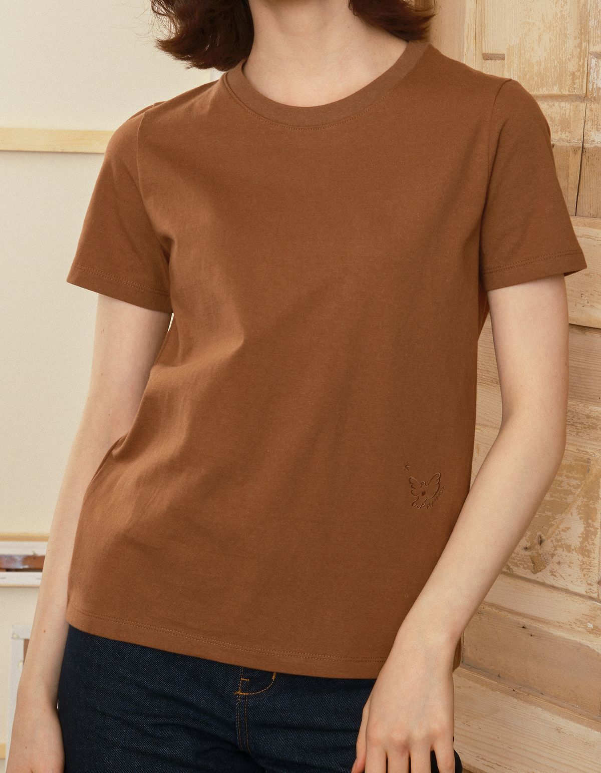 올라레스트(HOLAREST) Organic embroidery T-shirt (Brown Cottage)