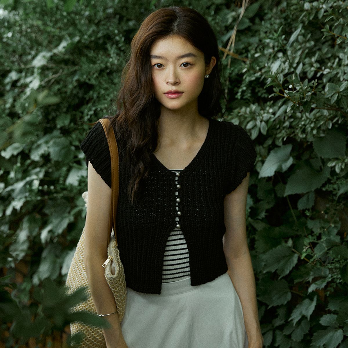 어다울(ADAUL) Matt button summer knit cardigan - black