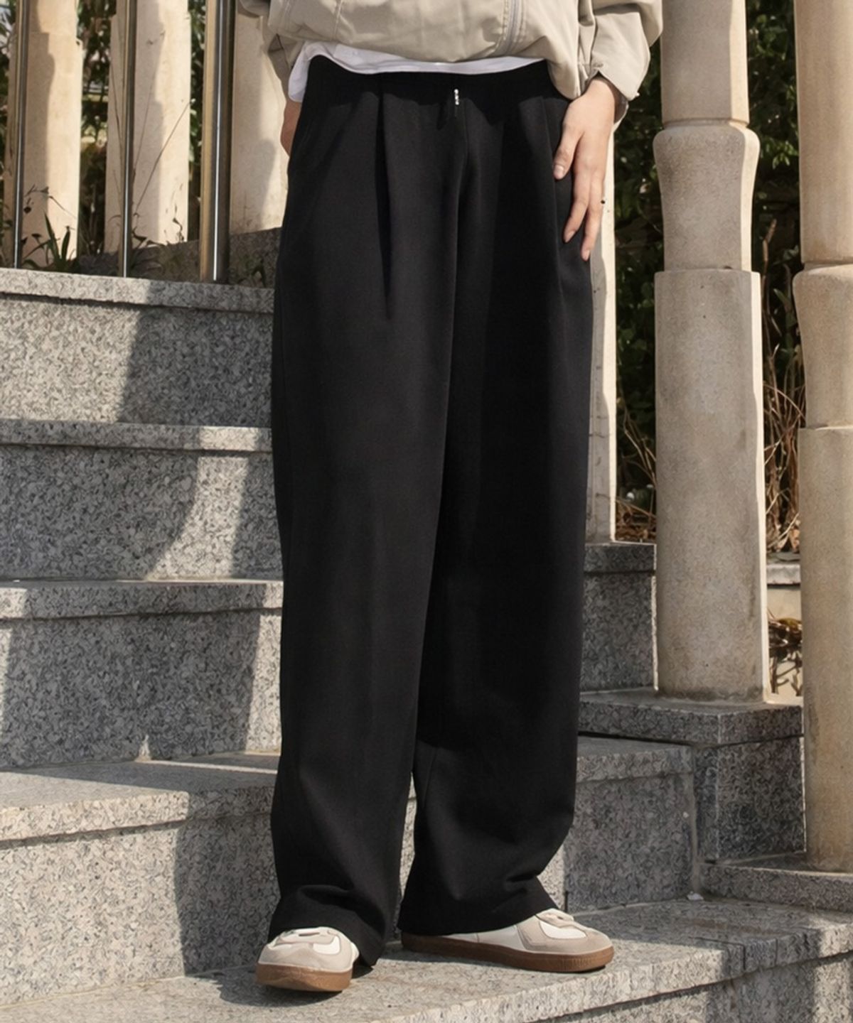 엑스오엑스(XOX) 원턱 와이드 스웻 팬츠 [BLACK]