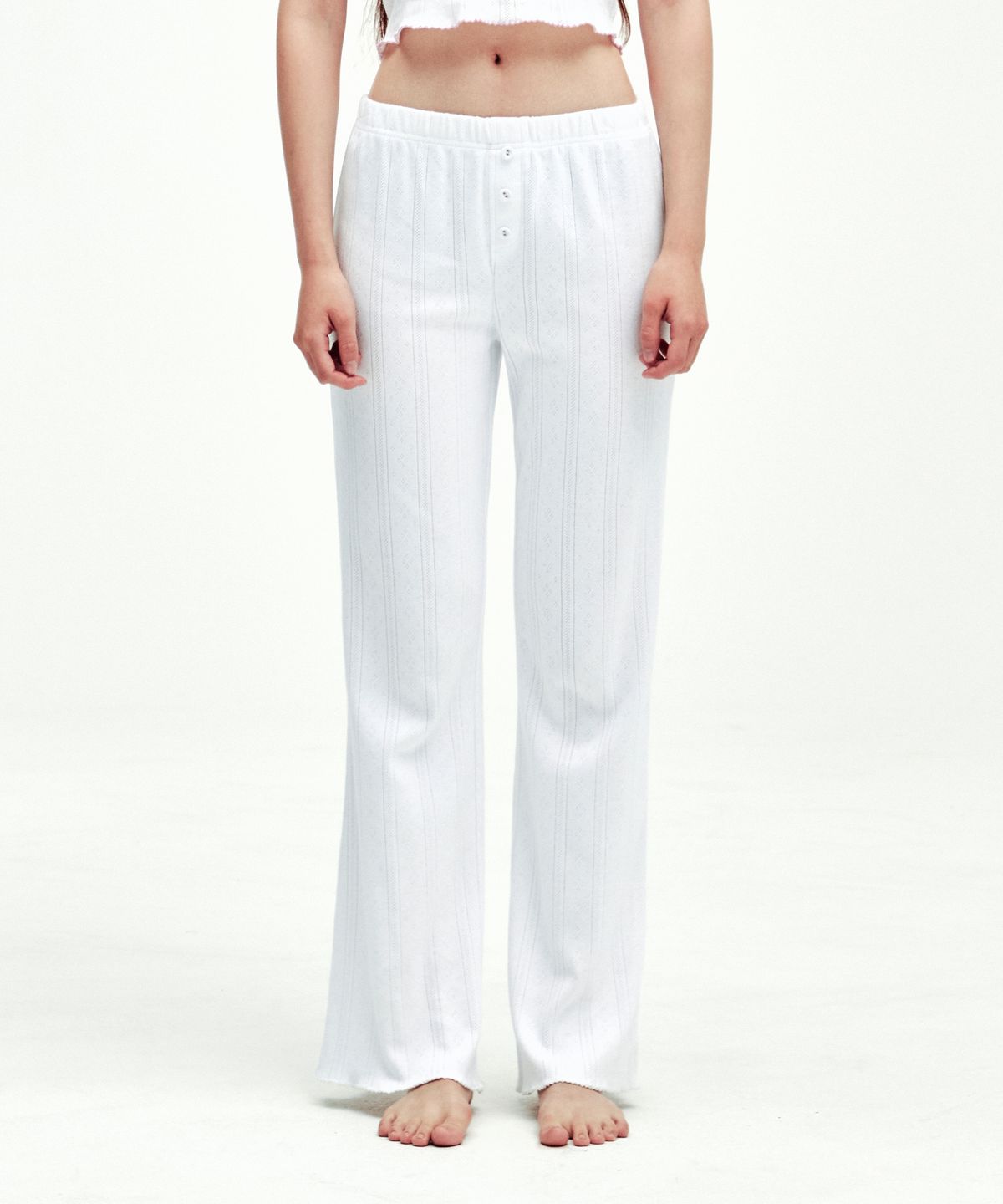 유희(YOUHEE) EYELET BOOTSCUT PANTS WHITE