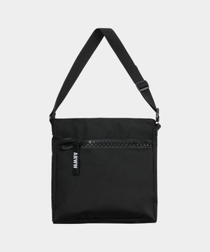 투슬리 블랙 방수 메신저 크로스백