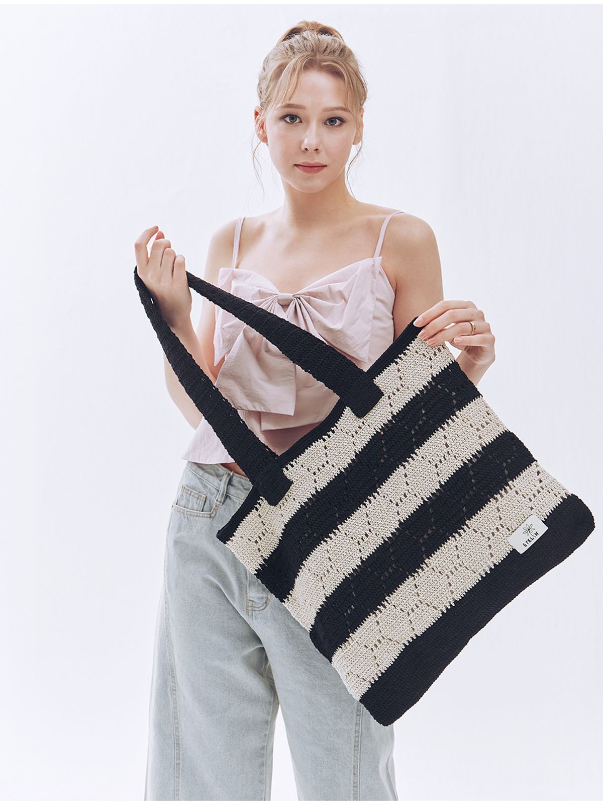 에뗄린(ETELIN) Sunny Knit Shoulder Bag - Black/Silver Stripe