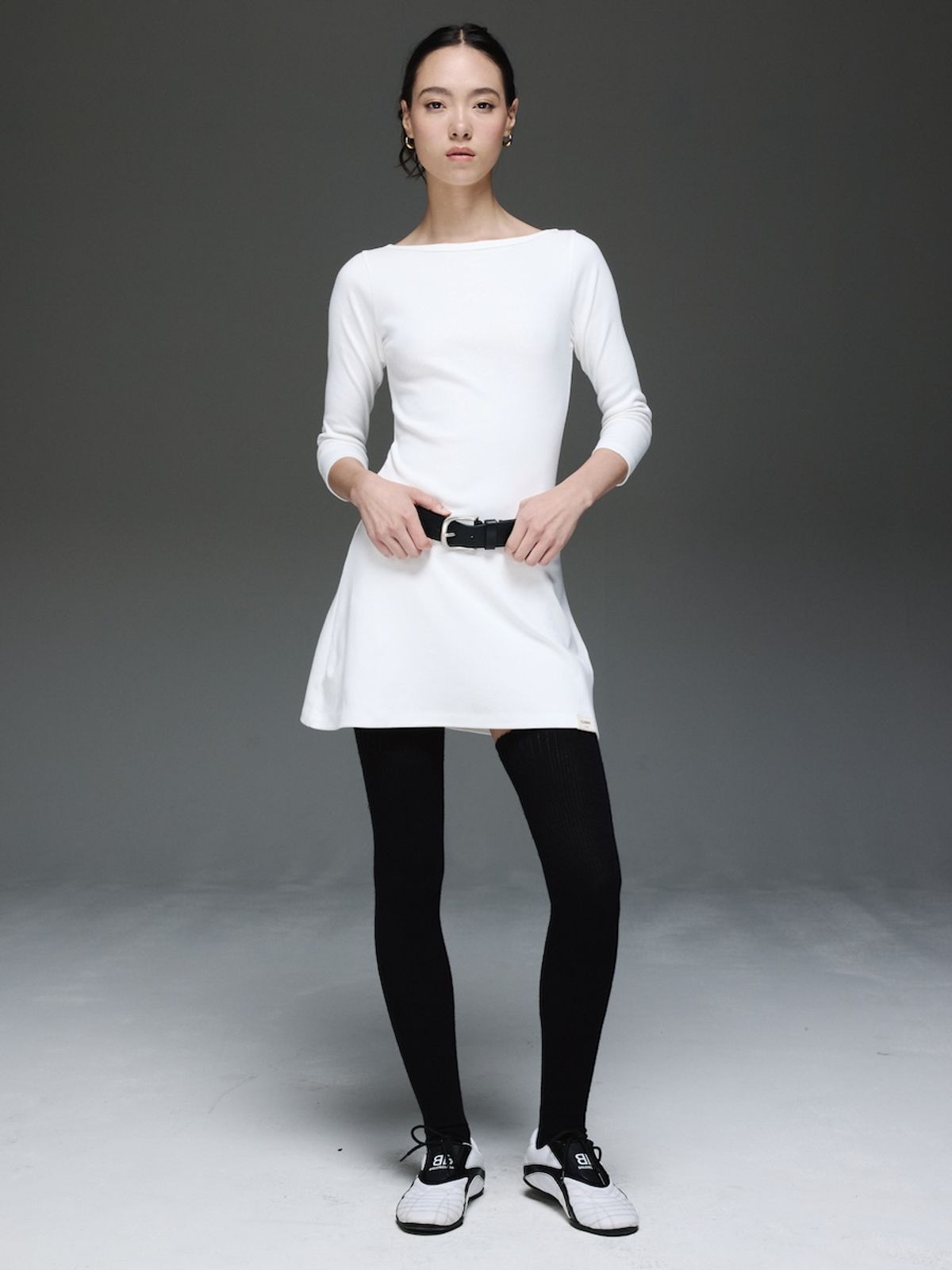 글로니(GLOWNY) 3/4 G COMFORT DRESS (WHITE)