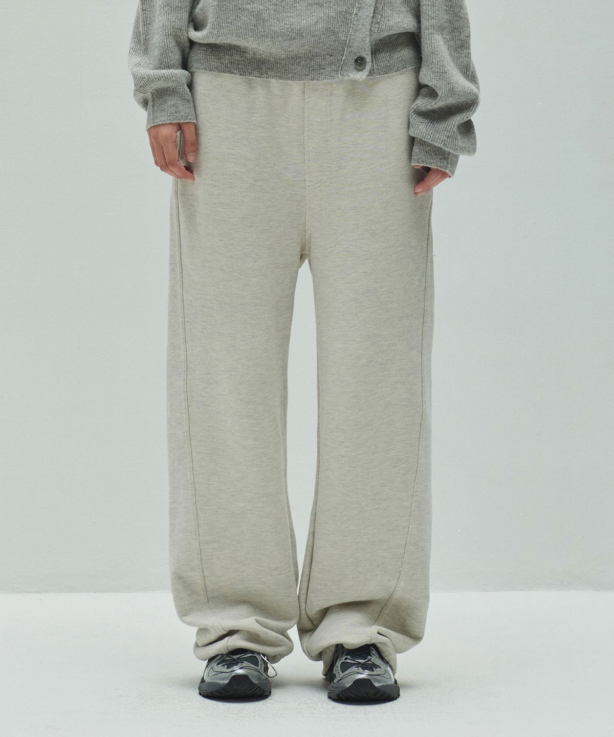 다이애그널(DIAGONAL) DIAGONAL LOGO SWEATPANTS (oatmeal)